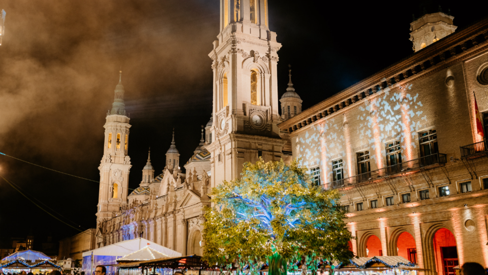 Plaza del Pilar de Zaragoza en Navidad, en una imagen de archivo.