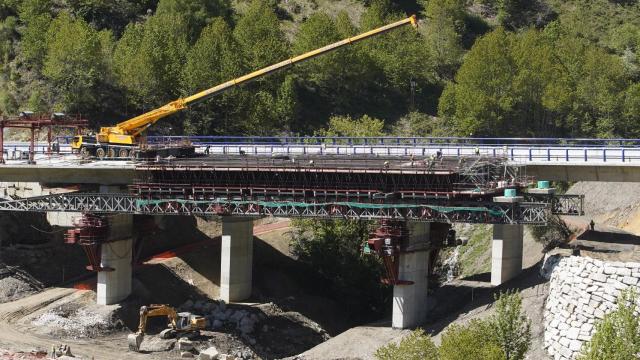 Obras de reconstrucción del viaducto de O Castro (León)