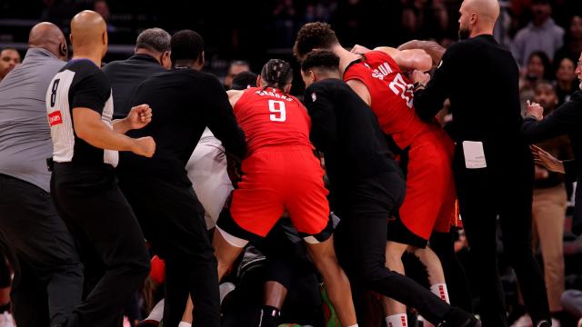 Imagen de la pelea entre jugadores de los Houston Rockets y de los Miami Heat