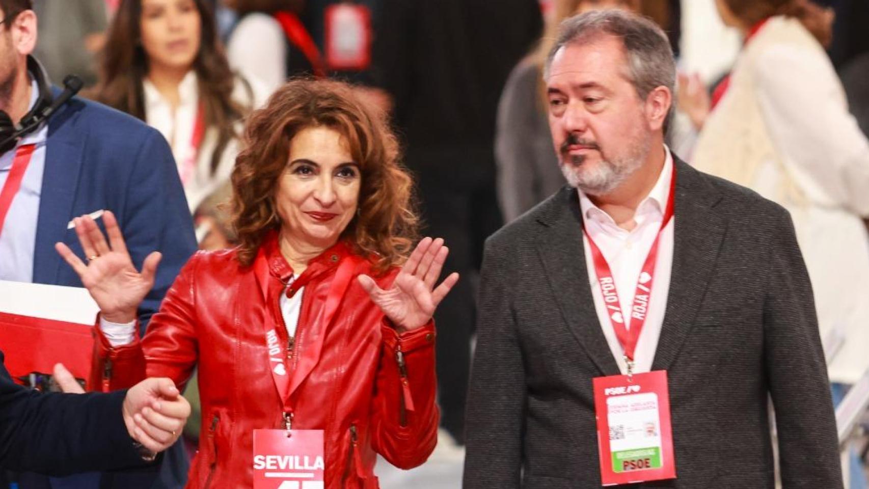 El PSOE andaluz, al rojo vivo: negocia contrarreloj la  operación María Jesús Montero  para sustituir a Juan Espadas