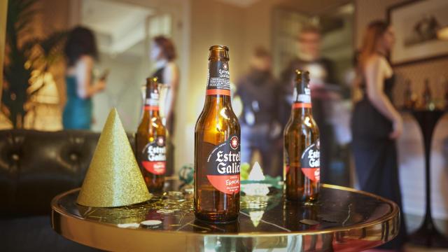 Estrella Galicia protagoniza, un año más, el brindis por el año nuevo en las campanadas