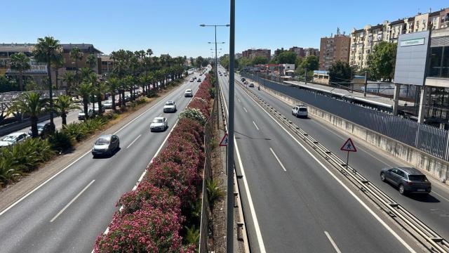 La A-376, a su paso por Montequinto.