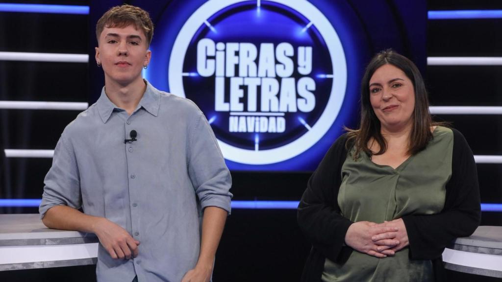 Álvaro Gamboa y Raquel Hernando en el especial de Año Nuevo de 'Cifras y Letras'.