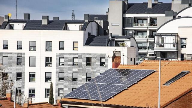 Rivas llena de placas solares sus colegios e institutos para dar luz a las familias más vulnerables y reducir el bono social