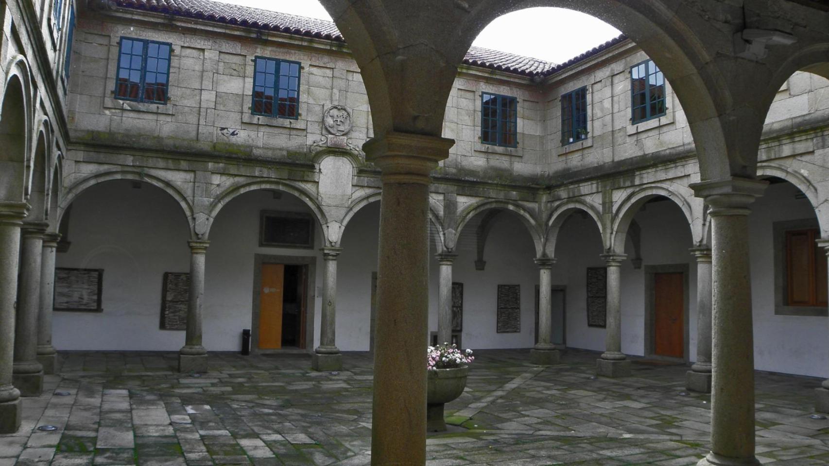 El antiguo lazareto de Santiago de Compostela, en su interior.