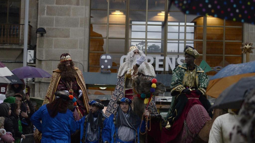 Cabalgata de Reyes en Ourense con animales.