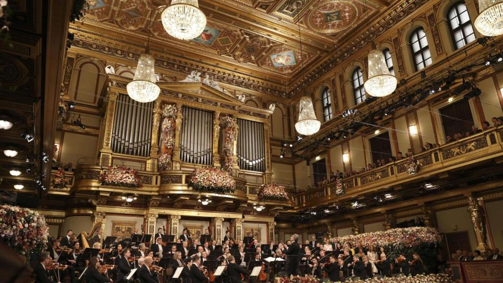 Concierto de Año Nuevo de la Filarmónica de Viena bajo la dirección de Riccardo Mutti durante el este miércoles. Foto: EFE/ Dieter Nagl/Filarmónica de Viena