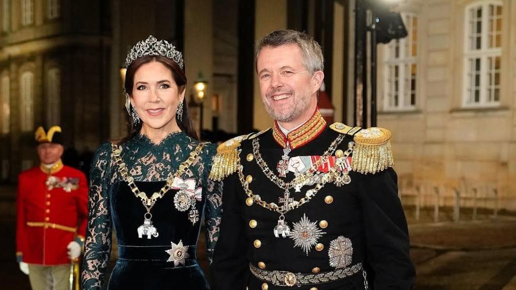 Federico X y Mary de Dinamarca durante la cena de gala de Año Nuevo