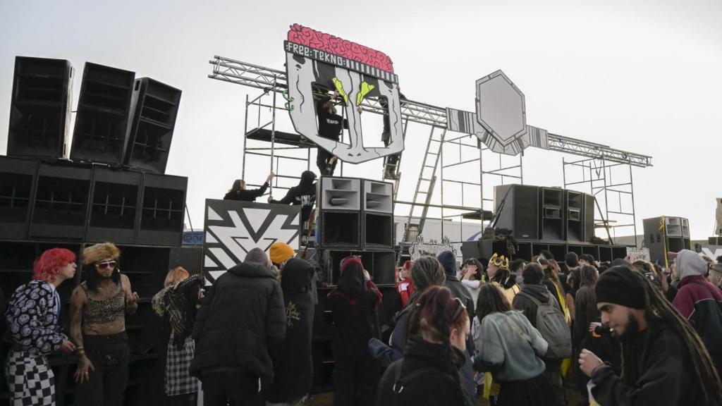 Las autoridades, que deconocen la identidad de los organizadores, esperan que la rave acabe después de Reyes como en las dos ediciones anteriores.