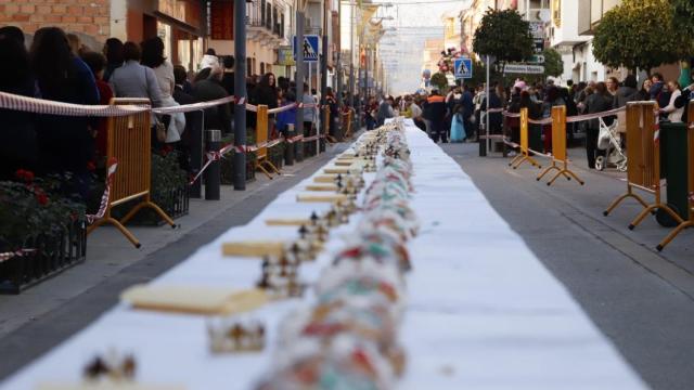 El roscón solidario de más de 100 metros.