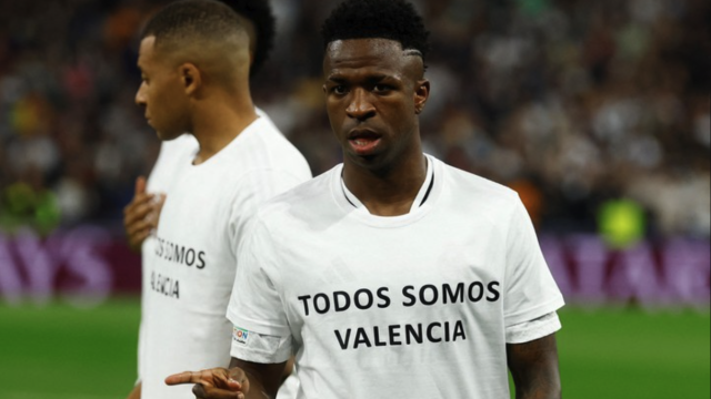 Vinicius Jr, con una camiseta del Real Madrid en apoyo de los afectados por la DANA en Valencia