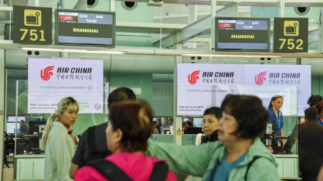 Turistas chinos en el aeropuerto de Barcelona en agosto, cuando recuperó la ruta directa con Shanghái.