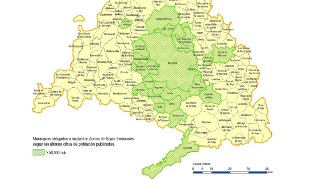 En verde, las localidades de Madrid que deben tener activo un área de ZBE.