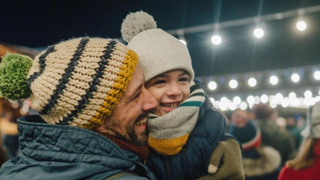 Imagen de un padre e hijo.