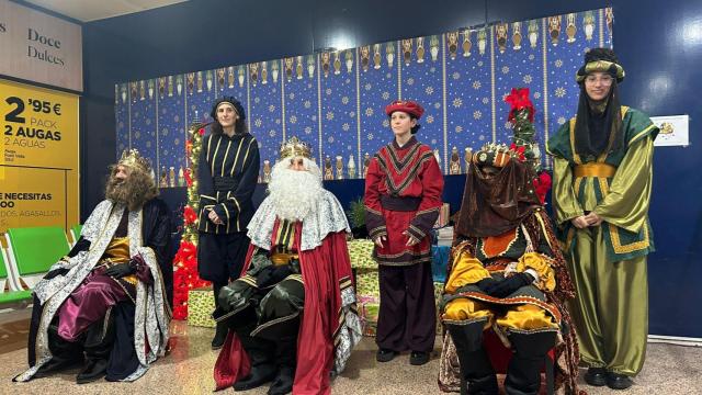 Reyes Magos en el aeropuerto coruñés de Alvedro.