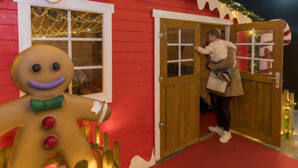 Más de 3.000 niños pasan por la Casa de la Navidad de IMED Colón en el centro de Valencia