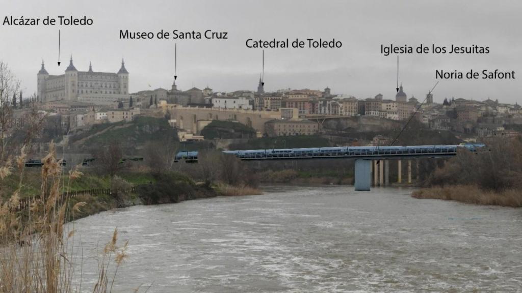 Recreación del impacto del viaducto del AVE sobre el Tajo sobre la vista de Toledo.