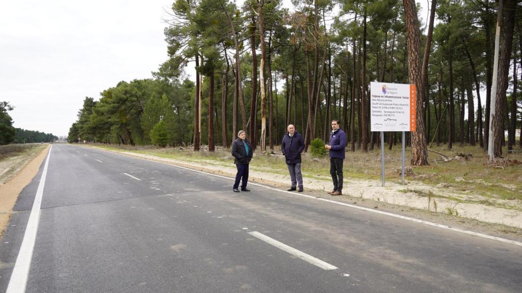 El presidente de la Diputación visita la carreteras de Mozoncillo