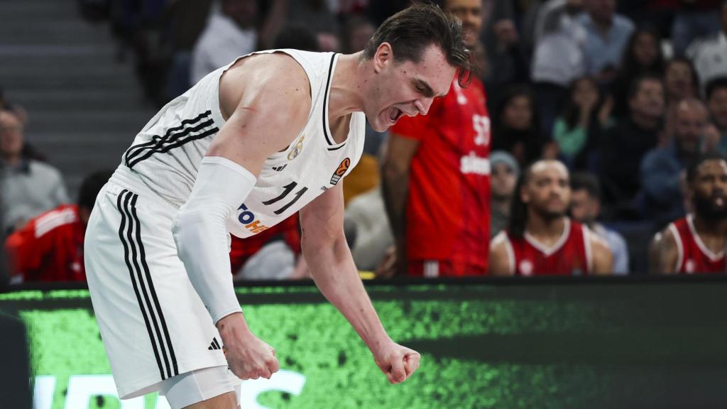 Mario Hezonja celebra una jugada en un partido de Euroliga contra el Bayern.