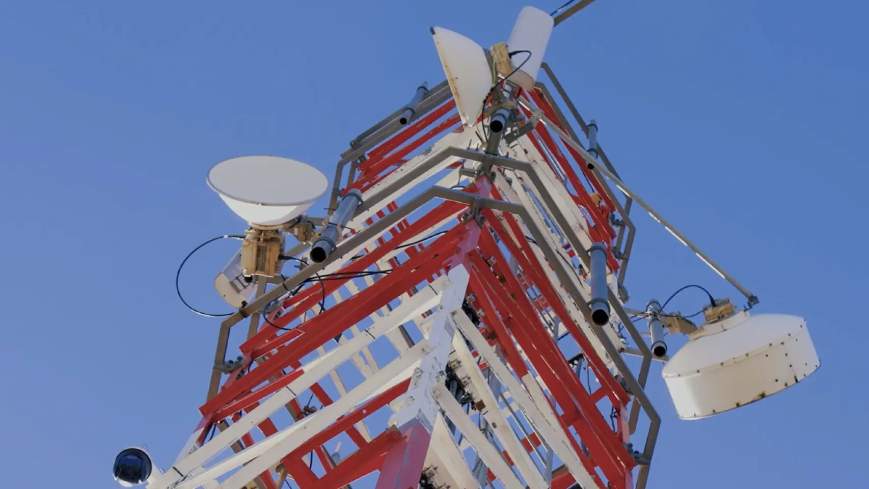 Una antena de telecomunicaciones instalada en Baleares.