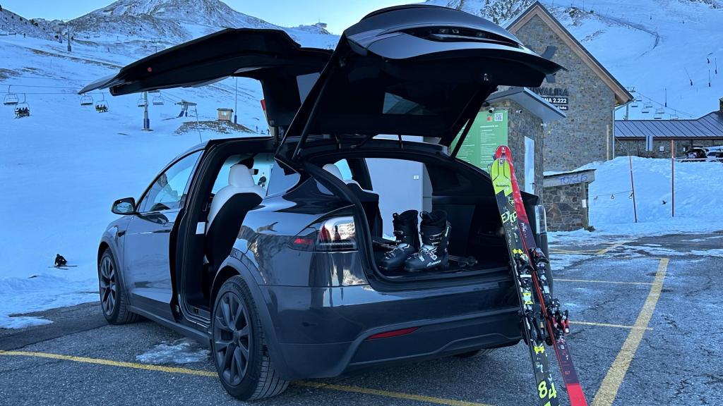 Tesla Model X.