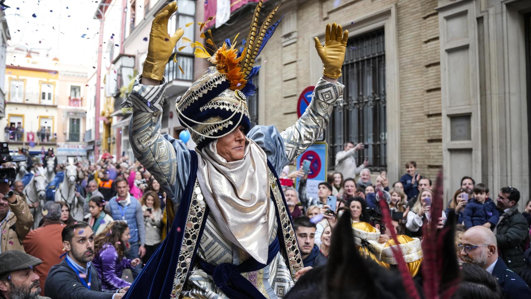 El Heraldo Real, aclamado por el público de Sevilla nada más salir del Ateneo.