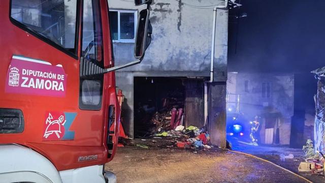 Un incendio devasta una vivienda en un pequeño pueblo de Zamora de 30 habitantes