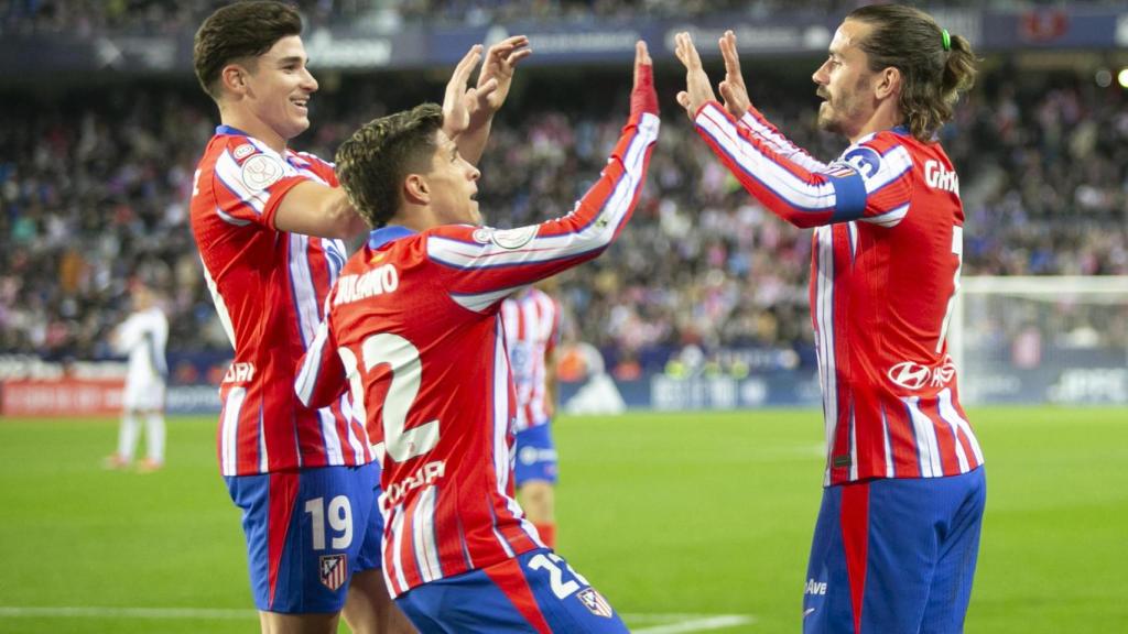 Los jugadores del Atlético de Madrid celebran el gol de Griezmann contra el Marbella en la Copa del Rey.