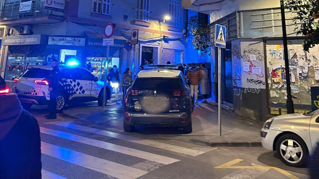 La policía en el lugar de los hechos este viernes.