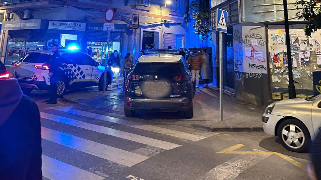 La policía en el lugar de los hechos este viernes.