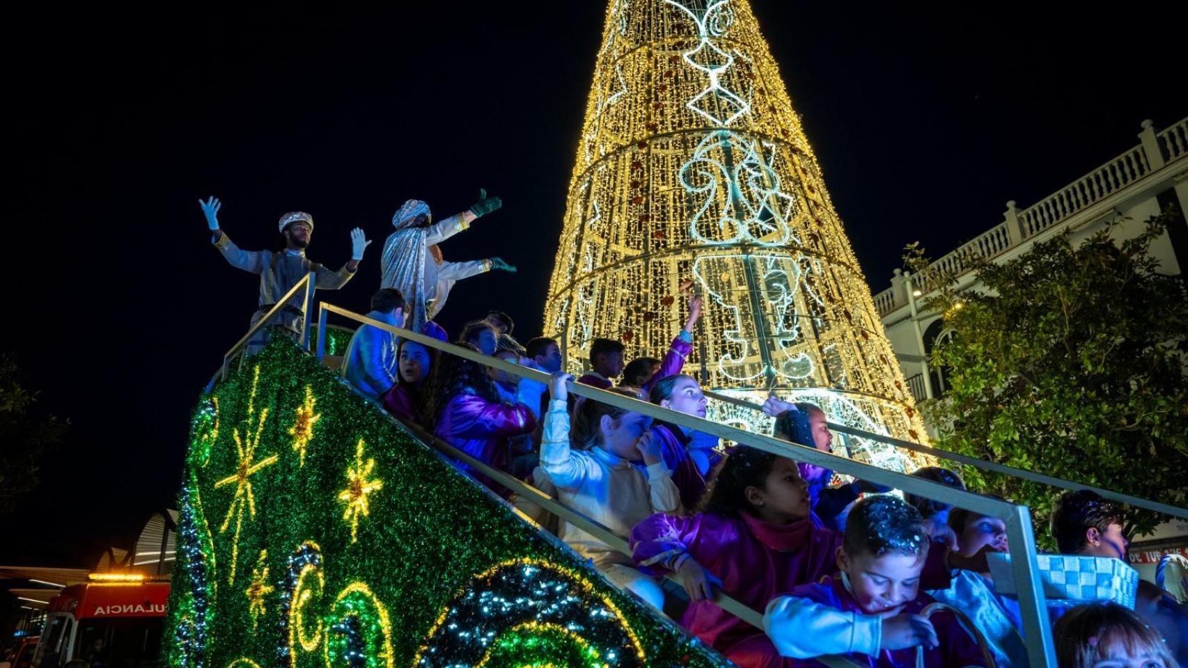 Asi ha sido la Cabalgata de Reyes Magos en Torremolinos en 2025