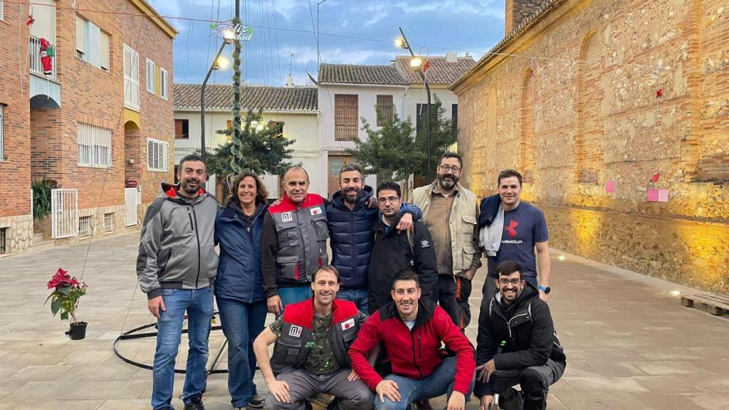 Voluntarios del IES Virgen del Pilar en Llocnou.