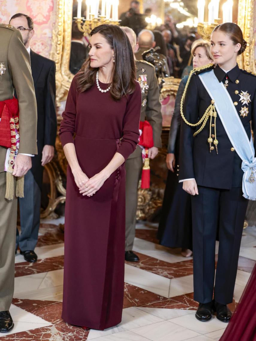 La reina Letizia ha lucido el collar de perlas de Isabel II.