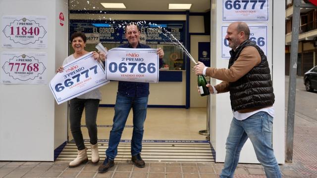 Celebración por los premios del Sorteo del Niño 2025 en Manises. EP / Eduardo Manzana