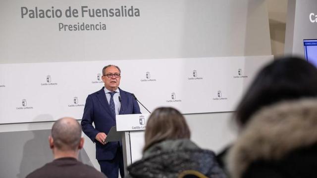 El consejero de Hacienda, Administraciones Públicas y Transformación Digital, Juan Alfonso Ruiz Molina este martes en rueda de prensa.