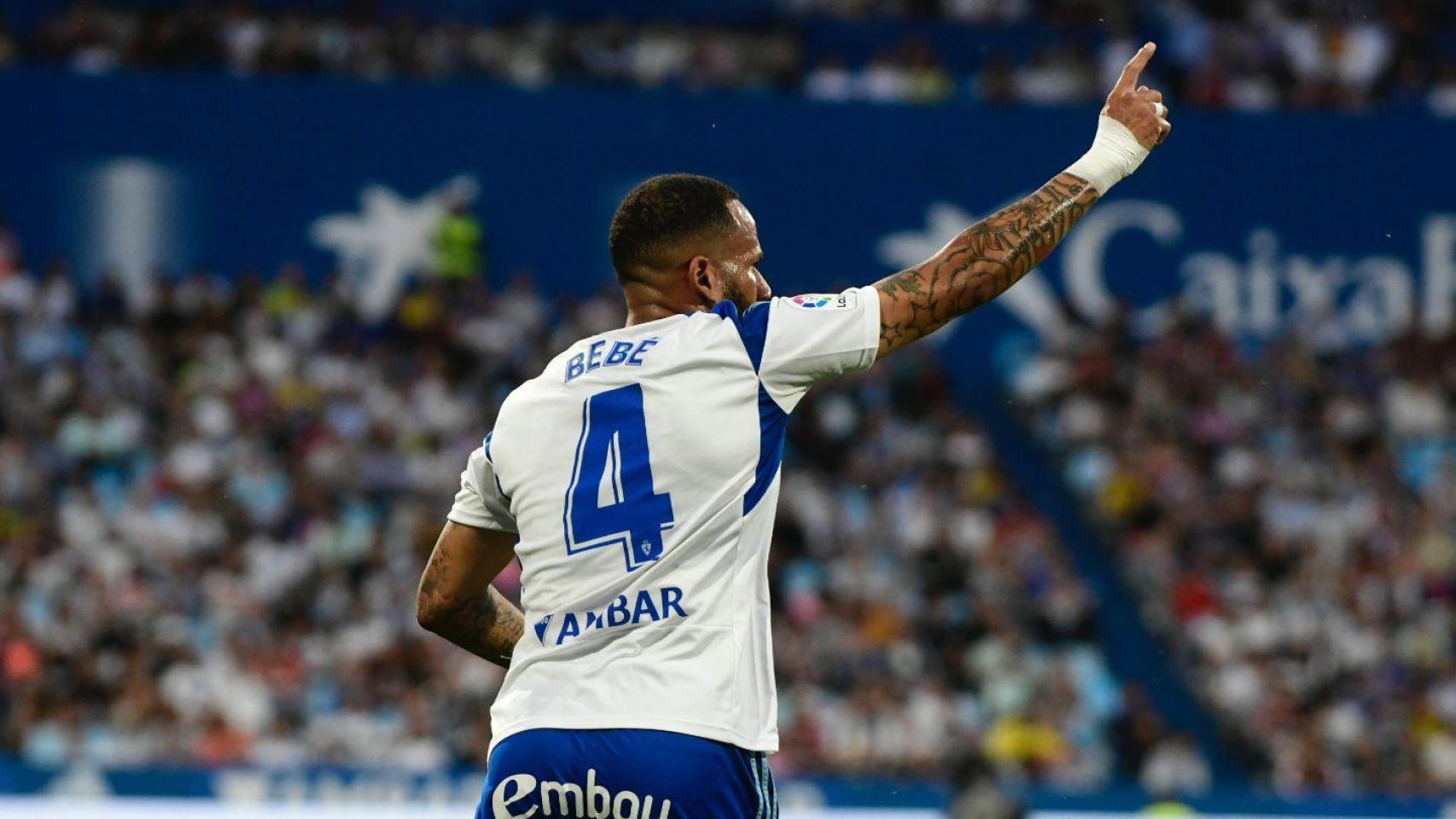 Bebé con el Real Zaragoza.