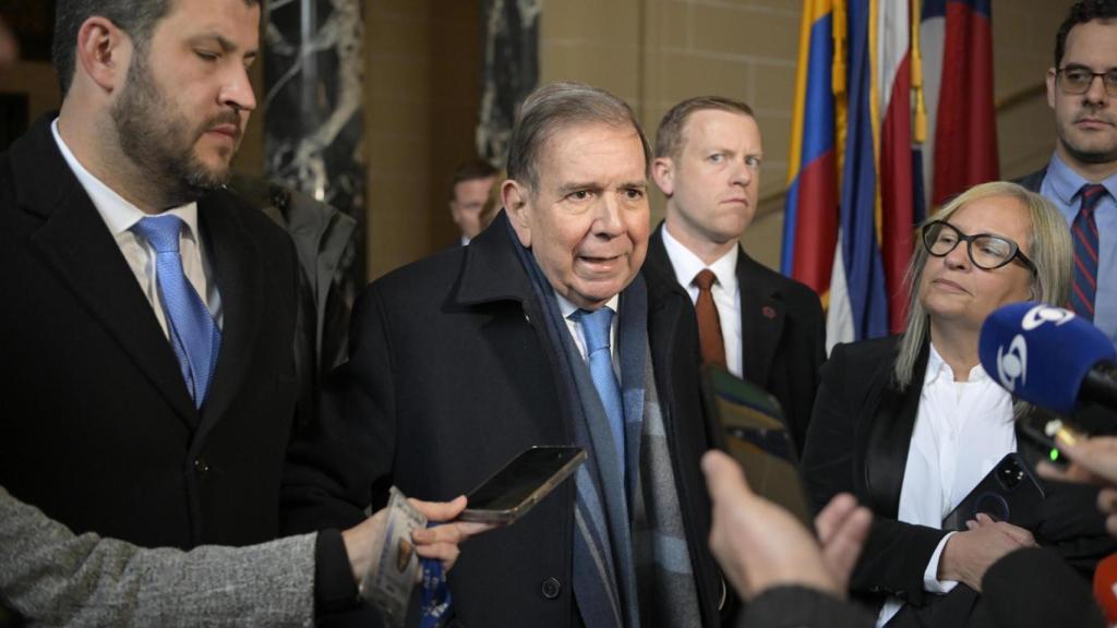 El líder opositor venezolano Edmundo González Urrutia esta semana en el edificio principal de la organización en Washington DC.