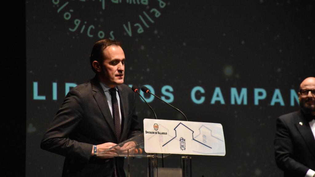 Conrado Íscar, presidente de la Diputación de Valladolid, durante su intervención antes de recibir el Premio Honorífico de la Asociación Campanilla