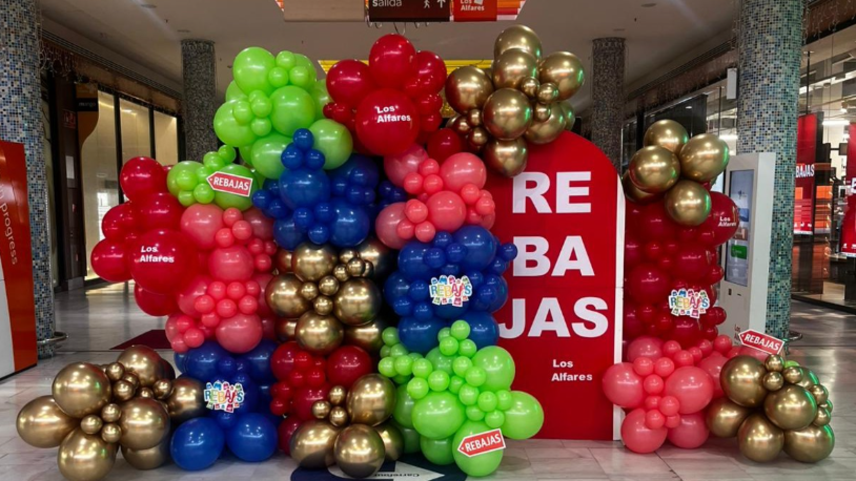 Centro comercial Los Alfares de Talavera.