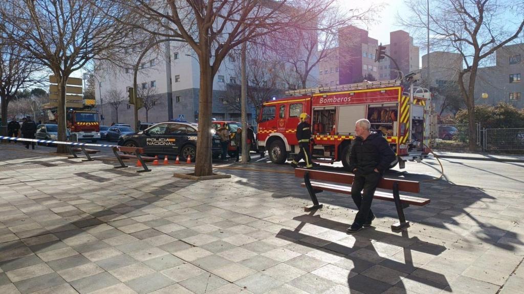 Imagen el dispositivo para sofocar el incendio en la avenida Los Alfares de Cuenca.