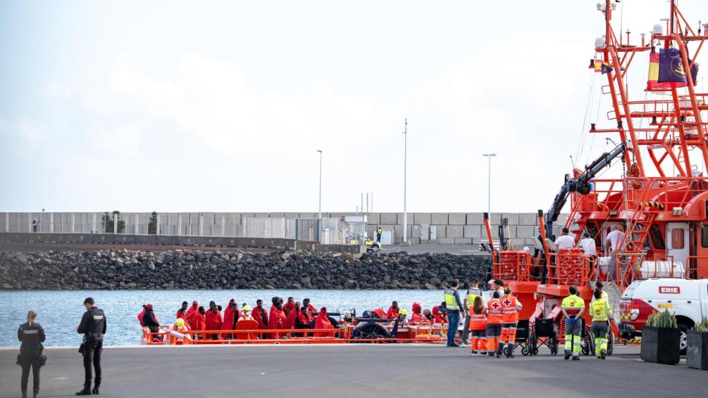 Salvamento Marítimo ya ha salvado a cientos de inmigrantes que intentaban llegar a España en 2025.