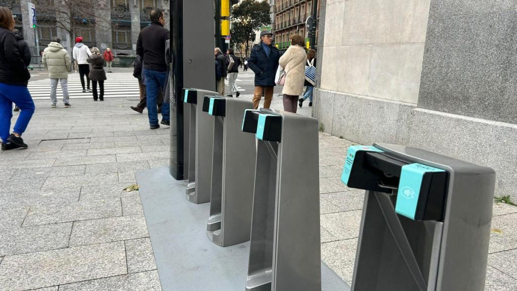 Una de las estaciones del nuevo servicio Bizi de Zaragoza, en plaza España.