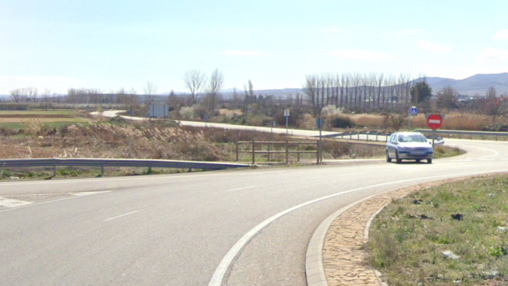 Los agentes encontraron al joven tirado en el suelo en el carril de incorporación de La Almunia a la A-2.