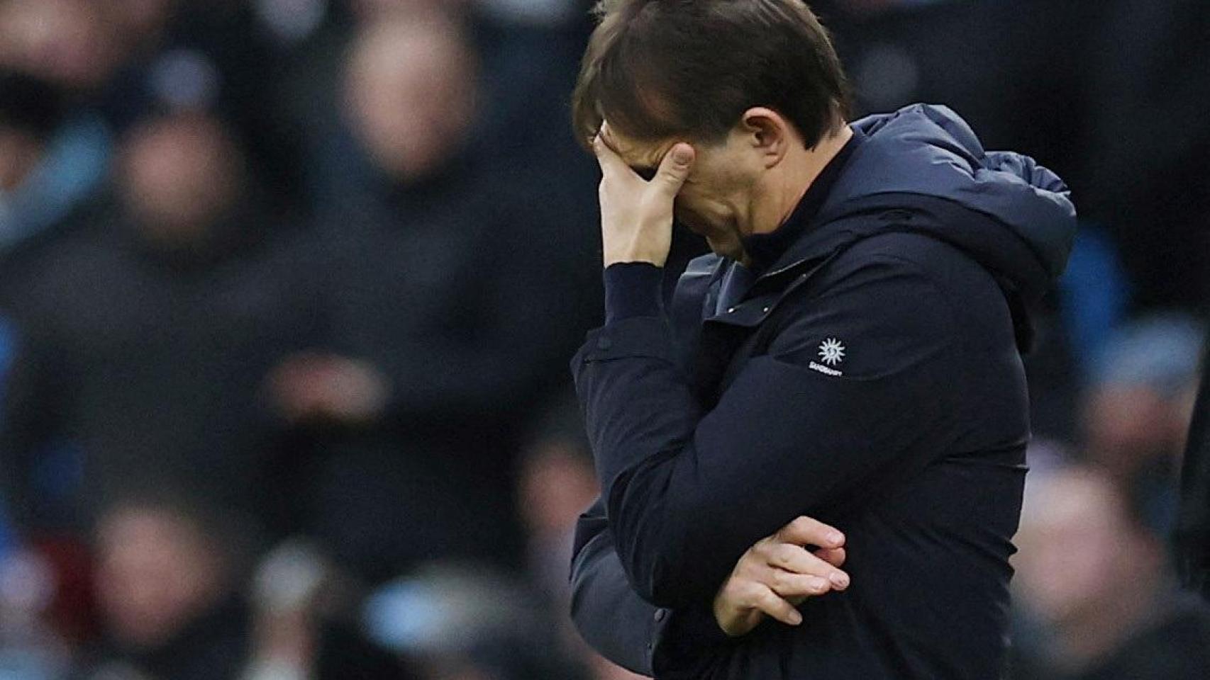 Julen Lopetegui, en el banquillo del West Ham abatido.