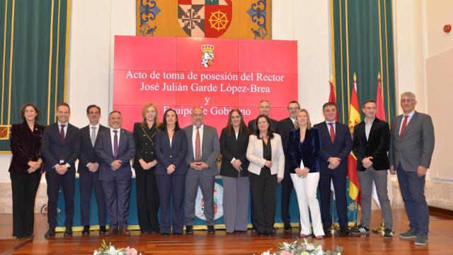 José Julián Garde junto a su equipo de Gobierno.