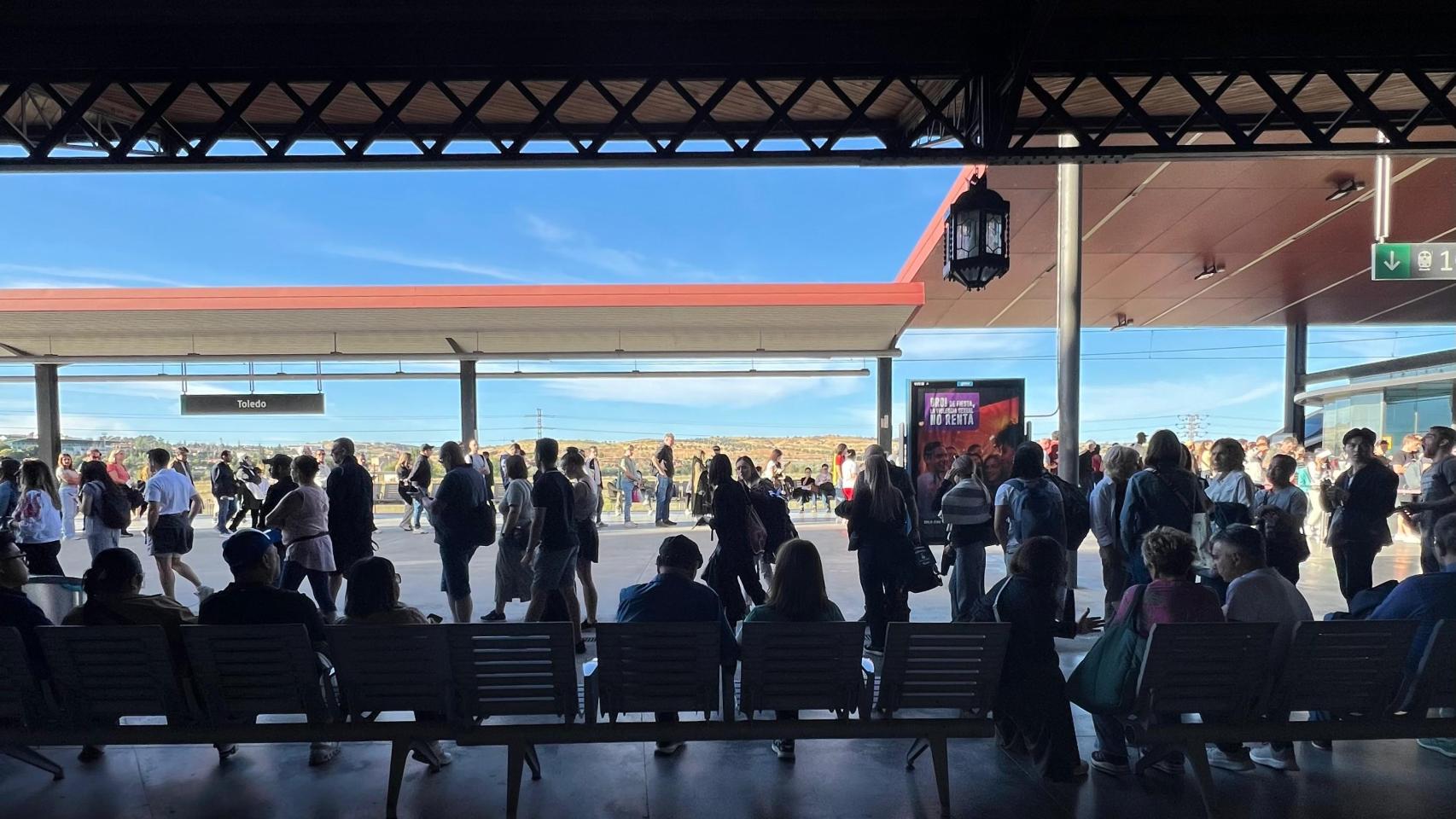 El estudio informativo del AVE alerta de que la segunda estación del AVE en el Polígono de Toledo podría suponer el cierre a medio plazo de la de Santa Bárbara.