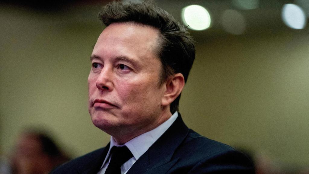 Elon Musk atiende a una cita con el presidente electo de Estados Unidos, Donald Trump.