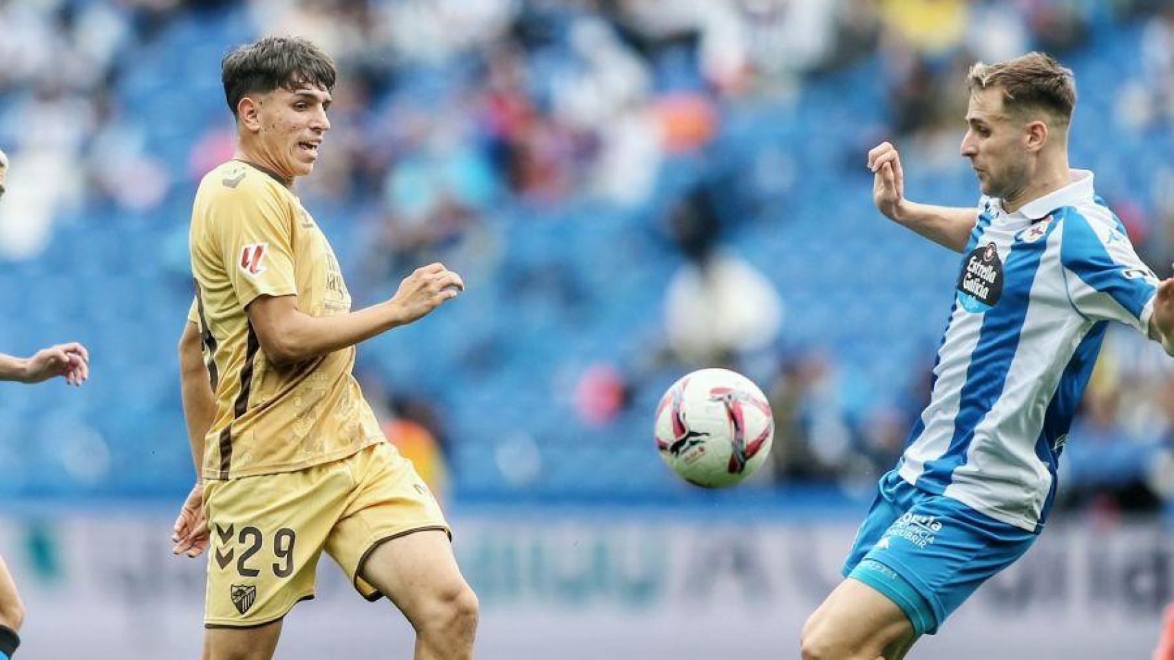 Izan Merino durante el Deportivo de La Coruña vs. Málaga CF de la primera vuelta