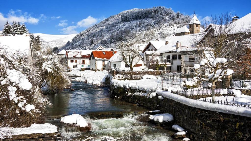 Ochagavía nevado, Navarra.