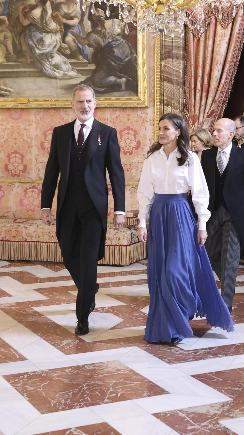 Los reyes Felipe y Letizia a su llegada al Palacio Real.